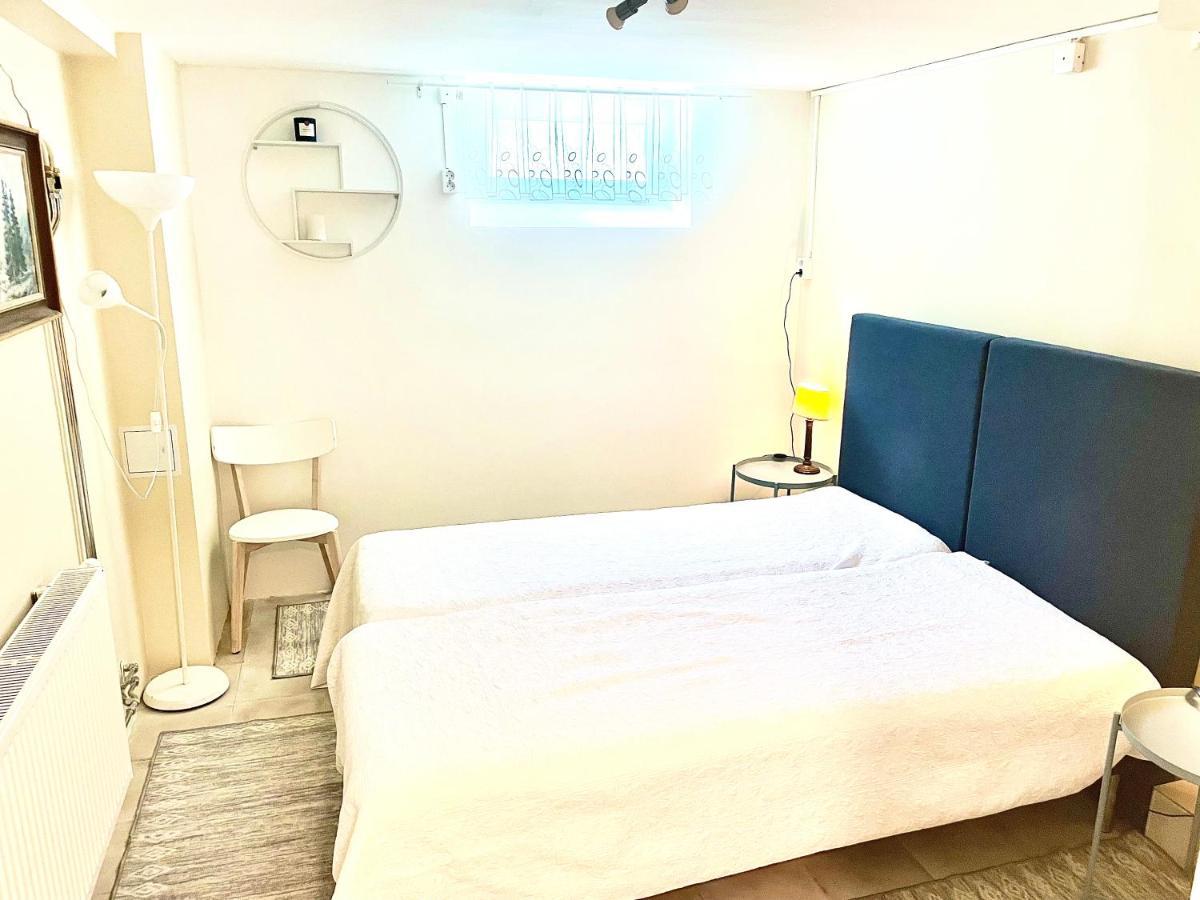 3 Rooms With Private Kitchen & Private Bathroom 5B เยฟเลอ ภายนอก รูปภาพ