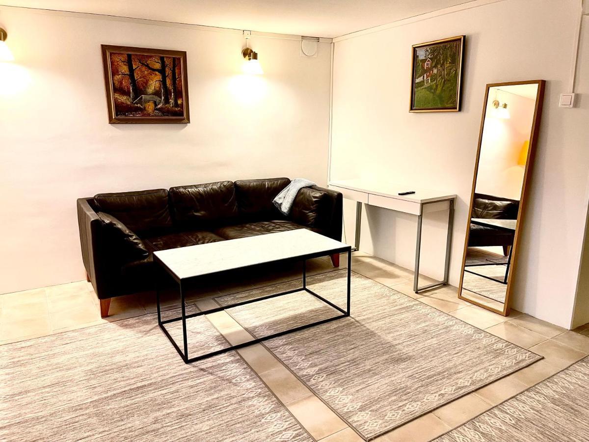 3 Rooms With Private Kitchen & Private Bathroom 5B เยฟเลอ ภายนอก รูปภาพ